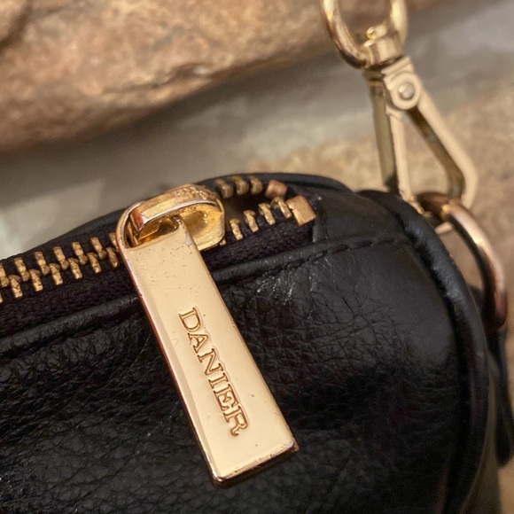 Danier leather purse - Picture 4 of 6